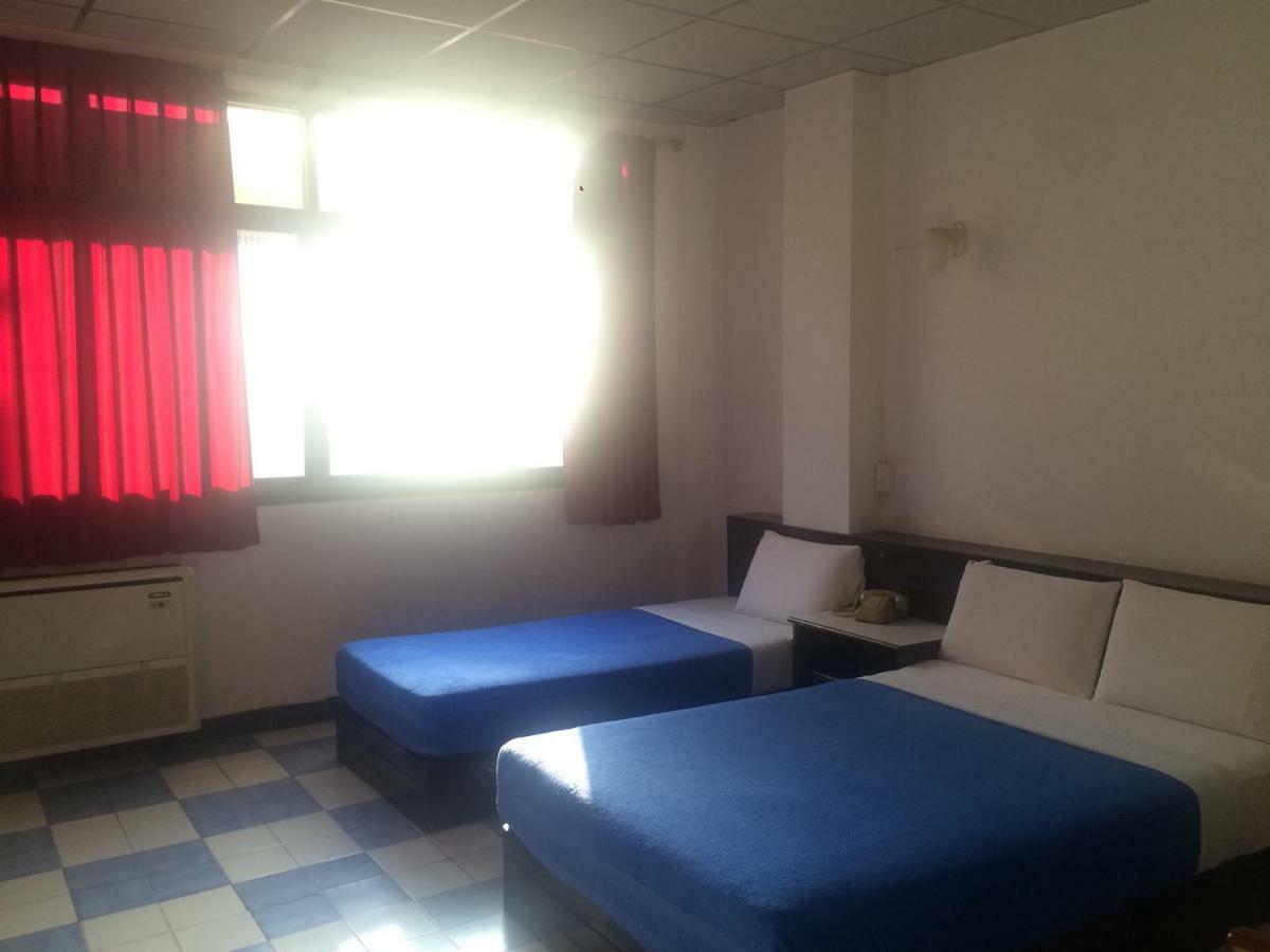 Thairungruang Hotel Surat Thani Dış mekan fotoğraf