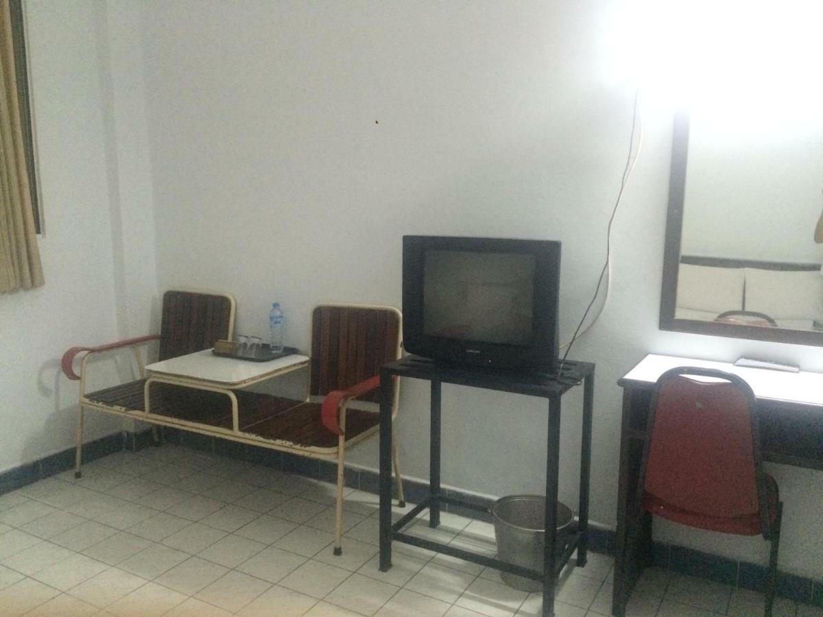 Thairungruang Hotel Surat Thani Dış mekan fotoğraf