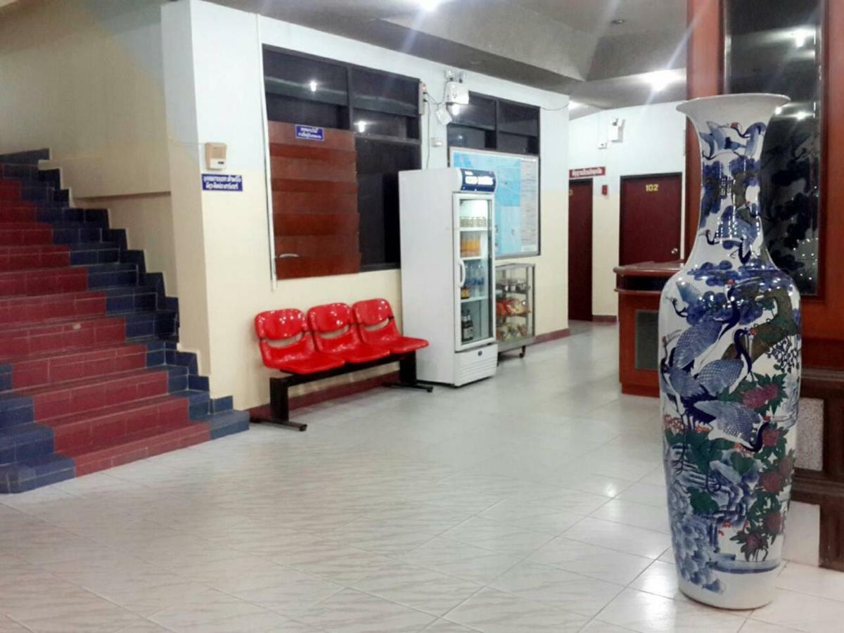 Thairungruang Hotel Surat Thani Dış mekan fotoğraf