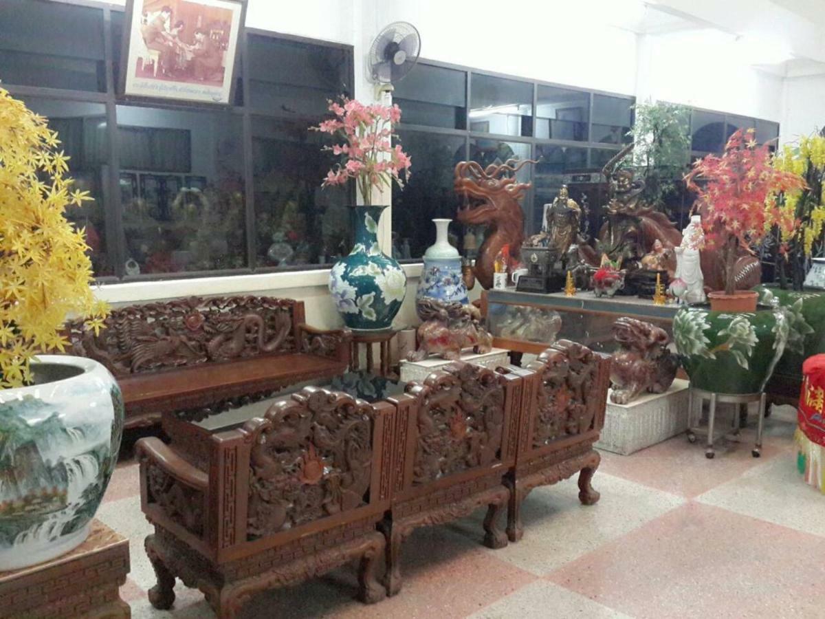 Thairungruang Hotel Surat Thani Dış mekan fotoğraf